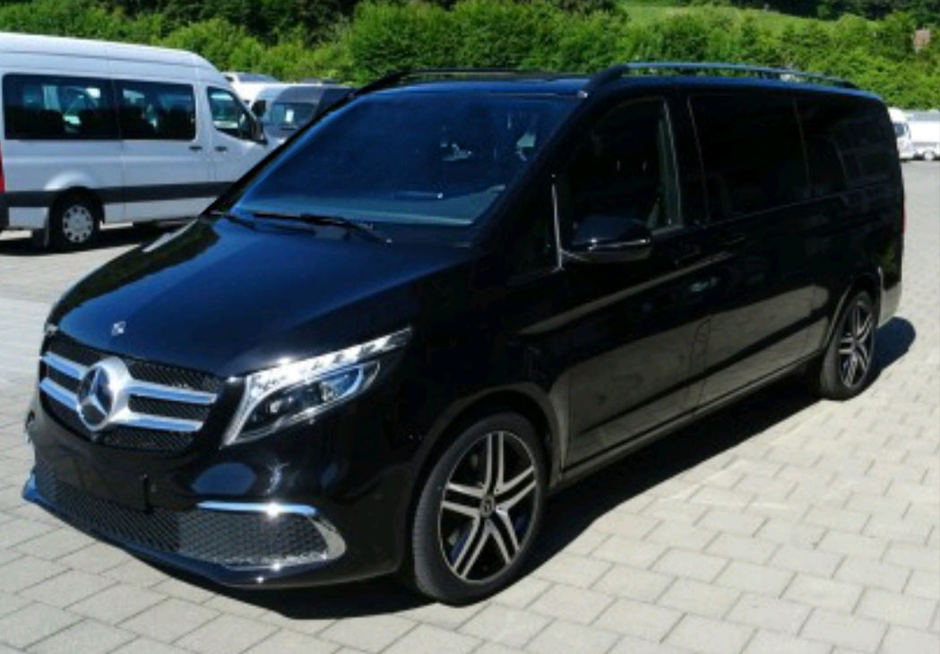 Mercedes-Benz V-Class 250d 4MATIC Avantgarde Edition Extralang  (for 7 passengers) + luggage trailer