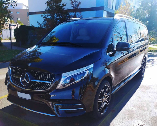 Mercedes-Benz V-Class 250d 4MATIC (for 6 passengers) + luggage trailer
