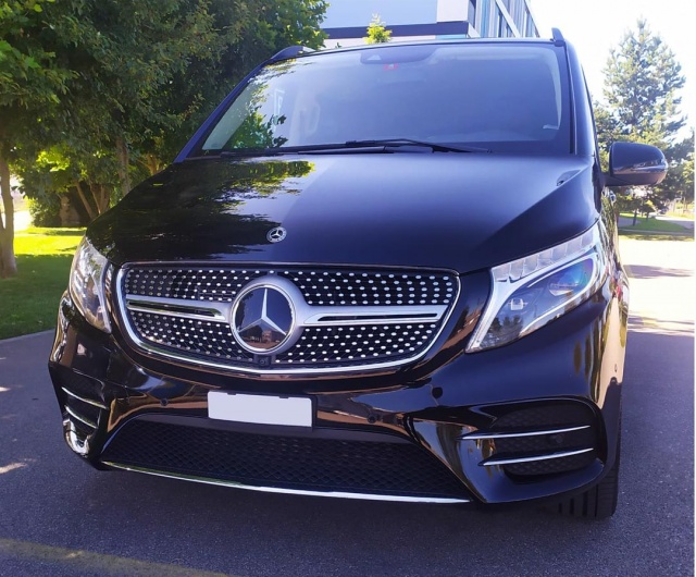 Mercedes-Benz V-Class 250d 4MATIC Avantgarde Edition Extralang  (for 6 passengers) + luggage trailer — premium airport transfers